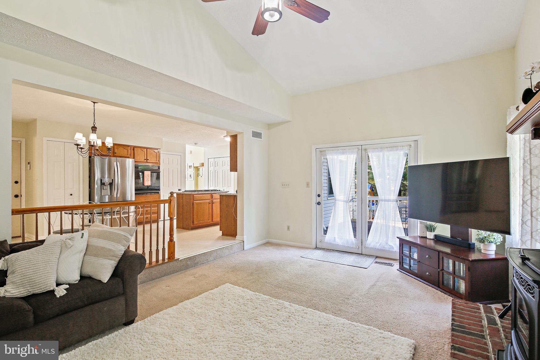 HAMPTON RIDGE - Residential