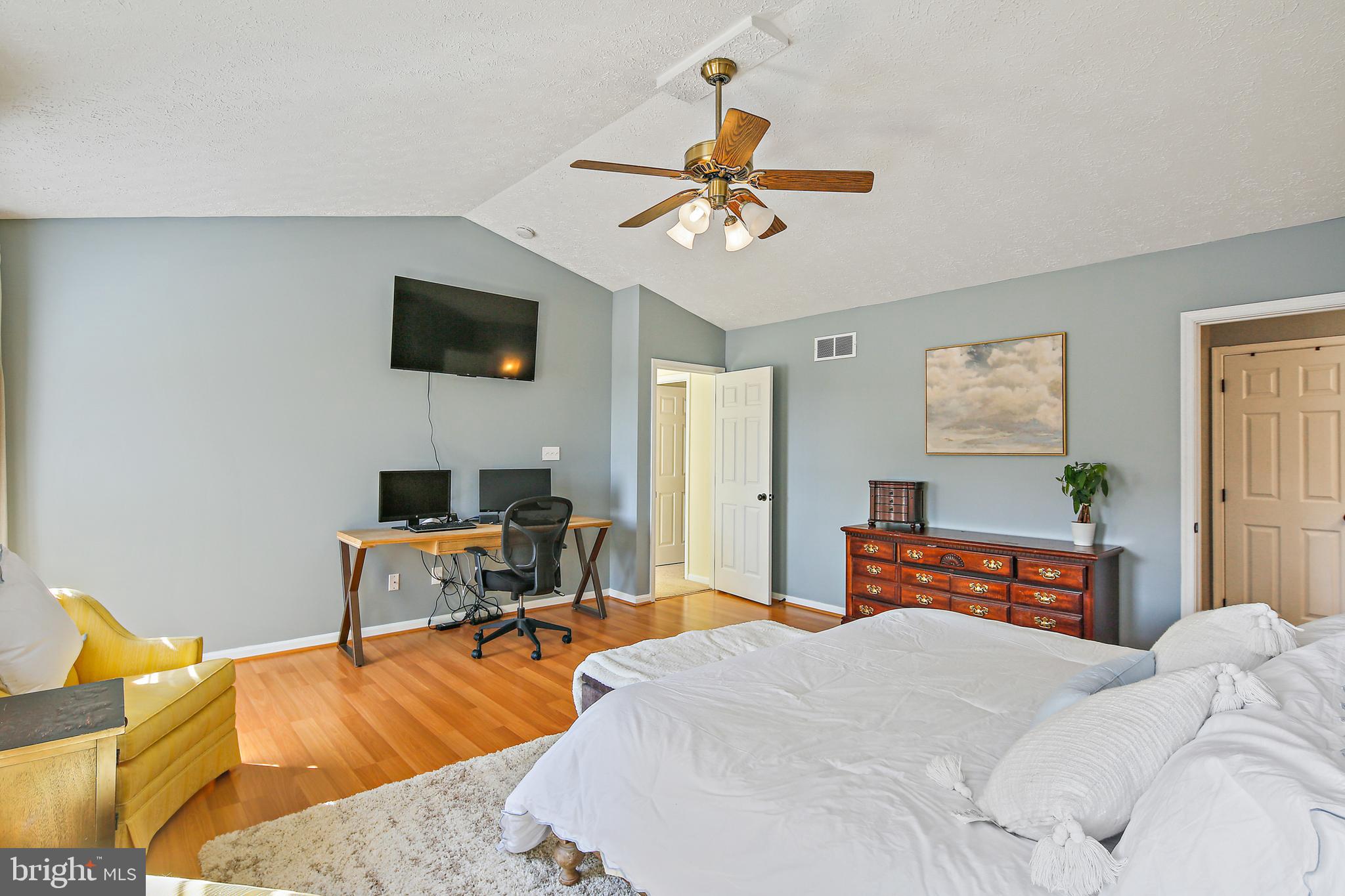 HAMPTON RIDGE - Residential