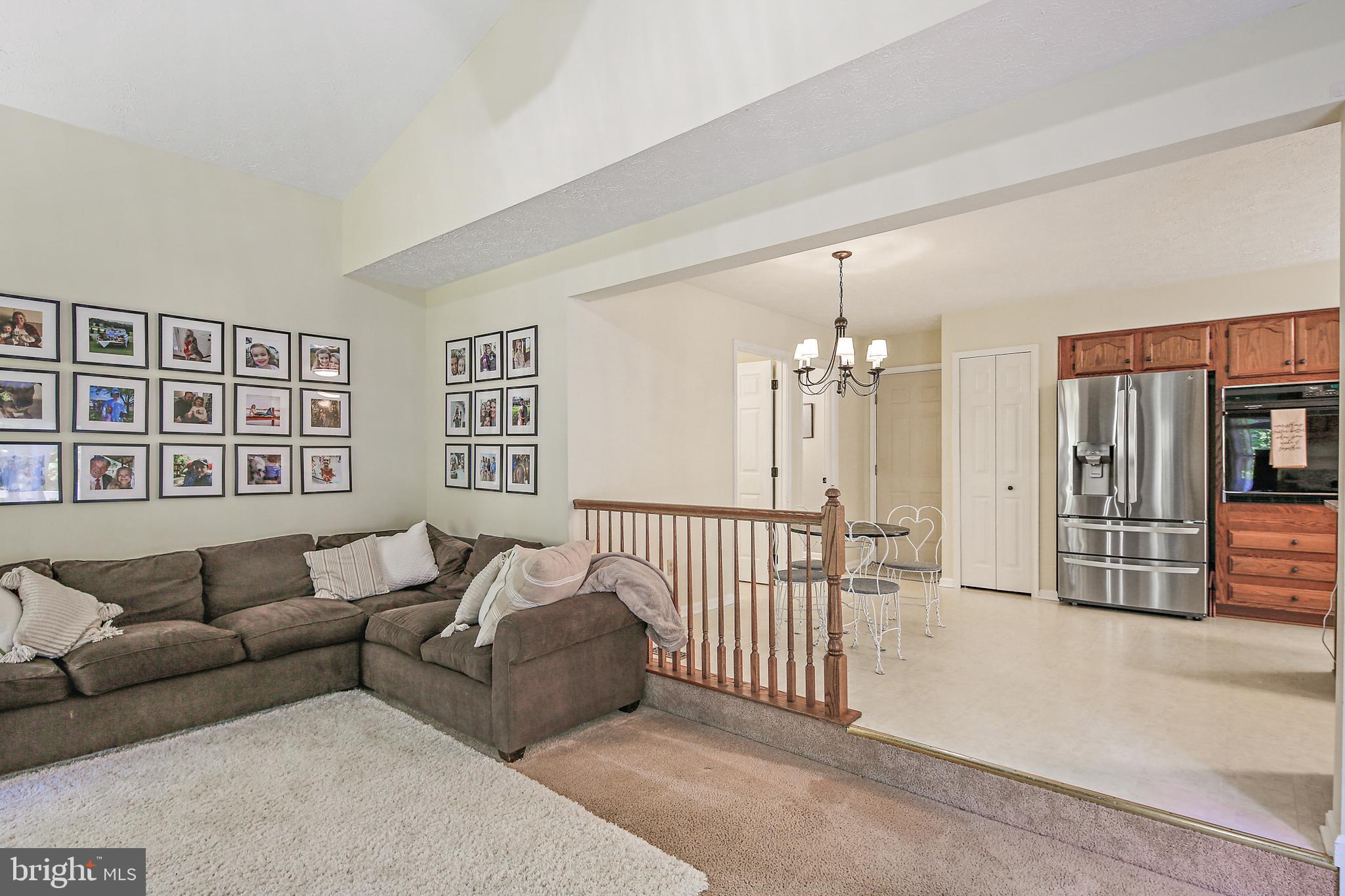 HAMPTON RIDGE - Residential