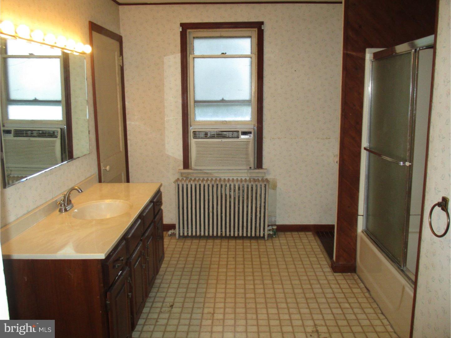 HAWK MOUNTAIN - Residential