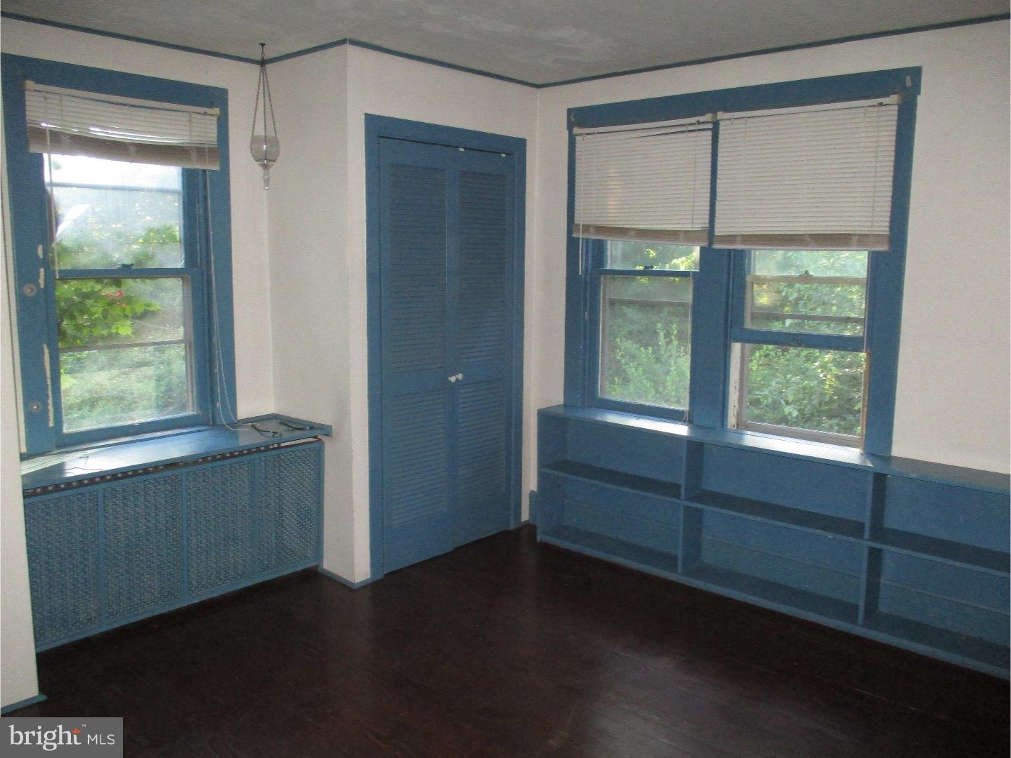 HAWK MOUNTAIN - Residential