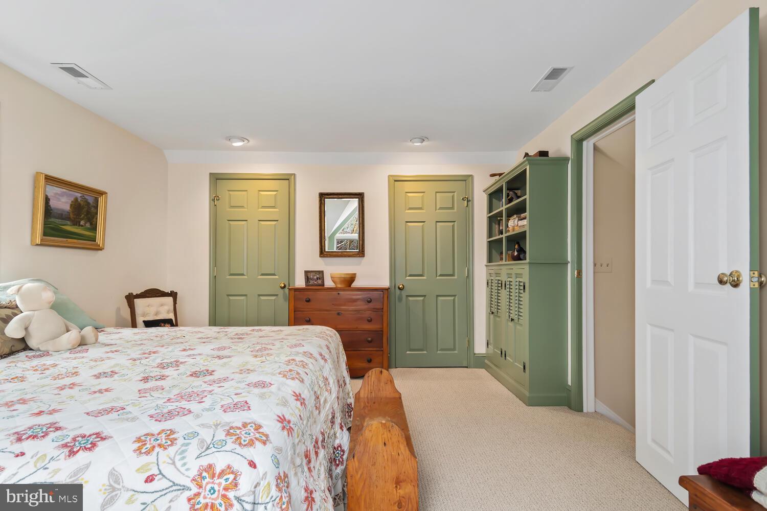 ROYAL OAK - Residential