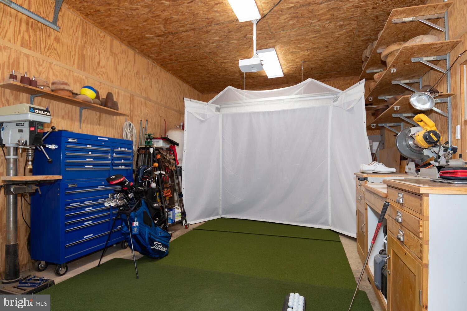 ROYAL OAK - Residential