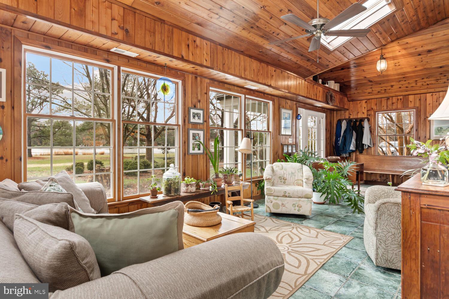 ROYAL OAK - Residential