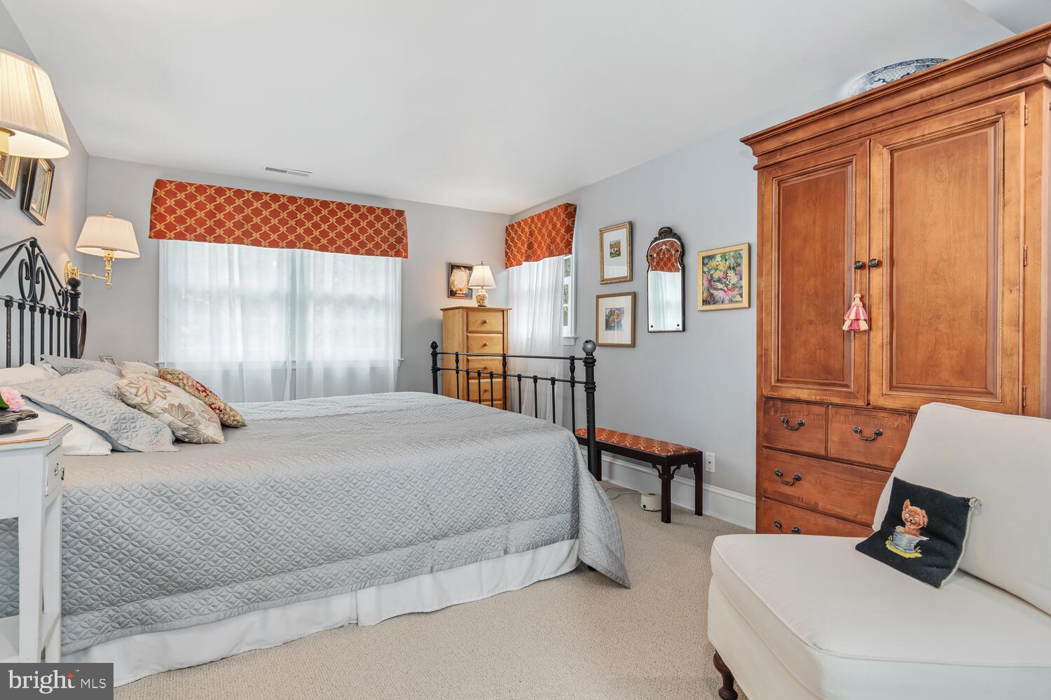 ROYAL OAK - Residential