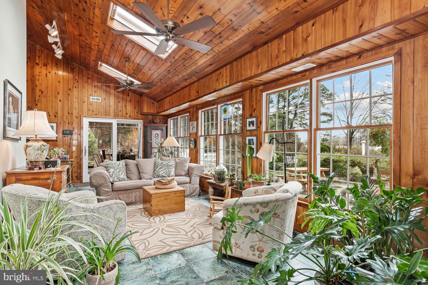 ROYAL OAK - Residential