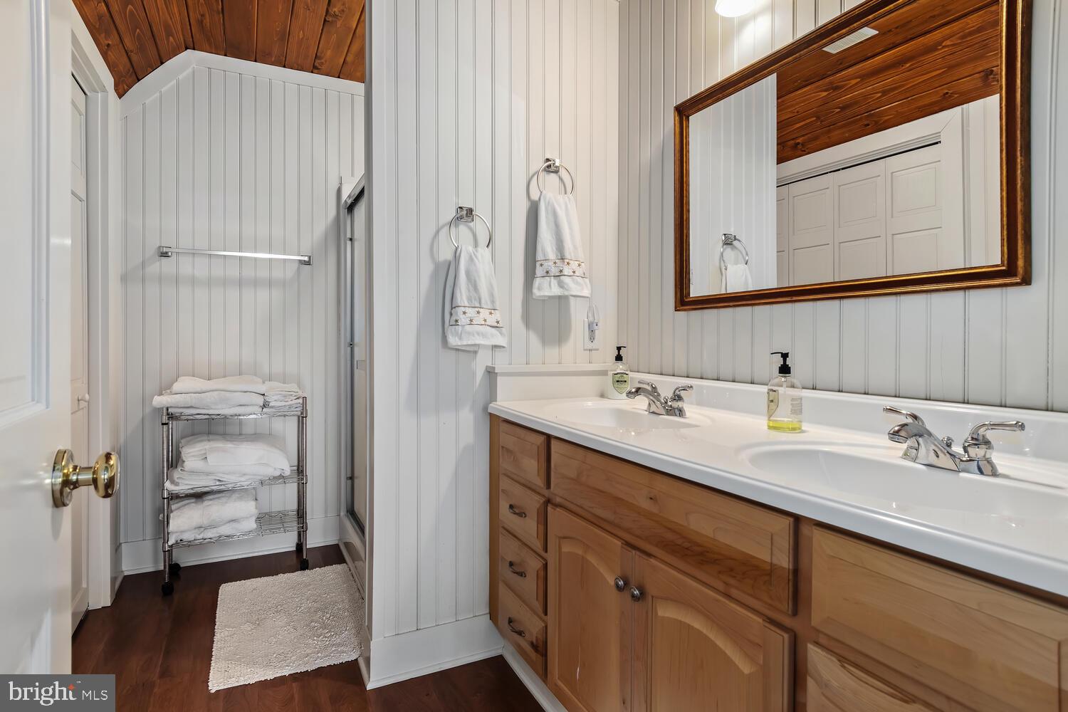 ROYAL OAK - Residential