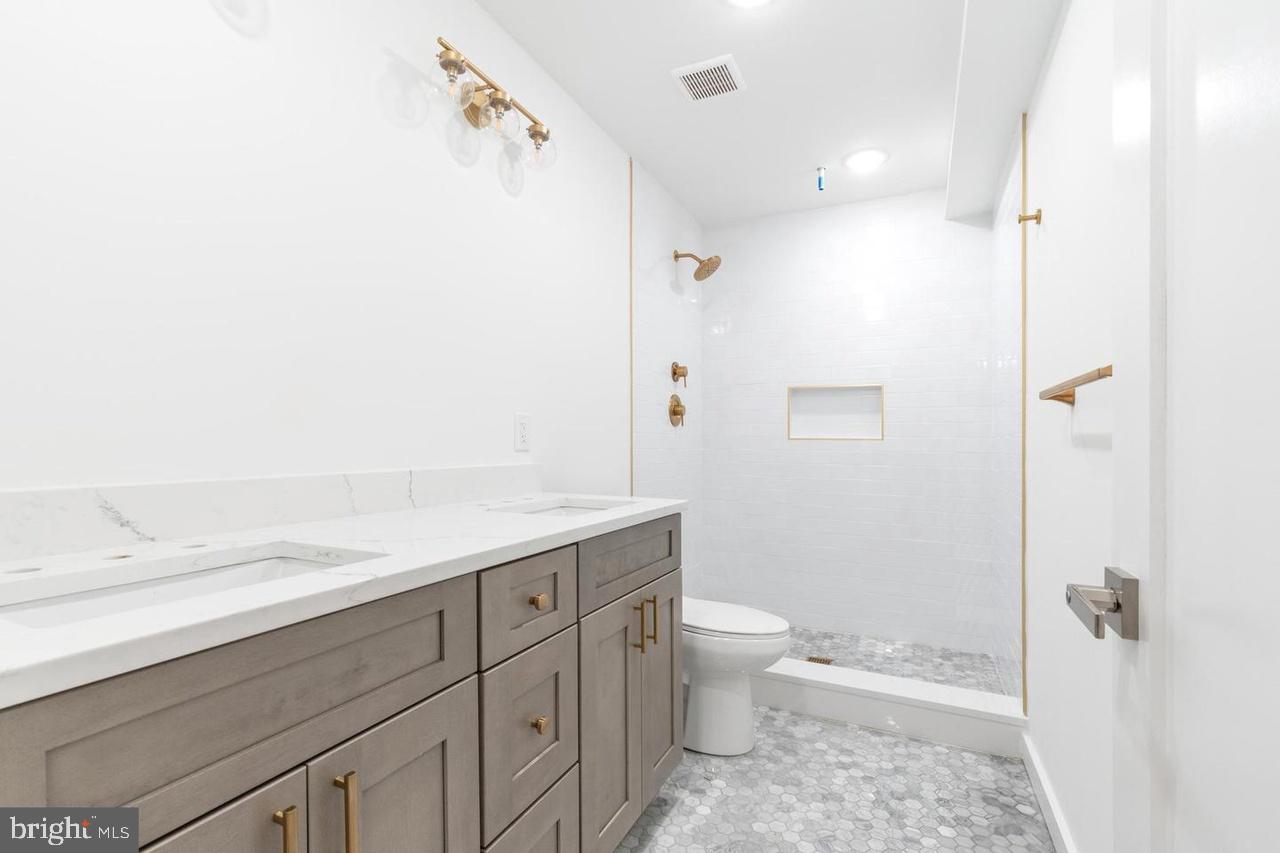 FAIRMOUNT - Residential