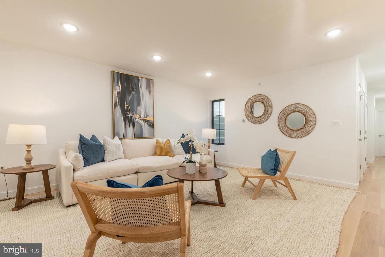 FAIRMOUNT - Residential