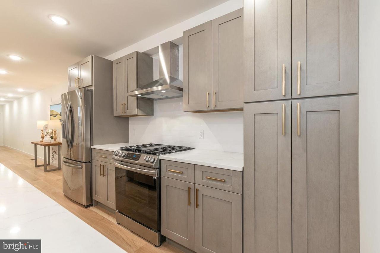 FAIRMOUNT - Residential