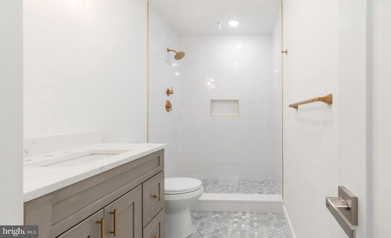 FAIRMOUNT - Residential