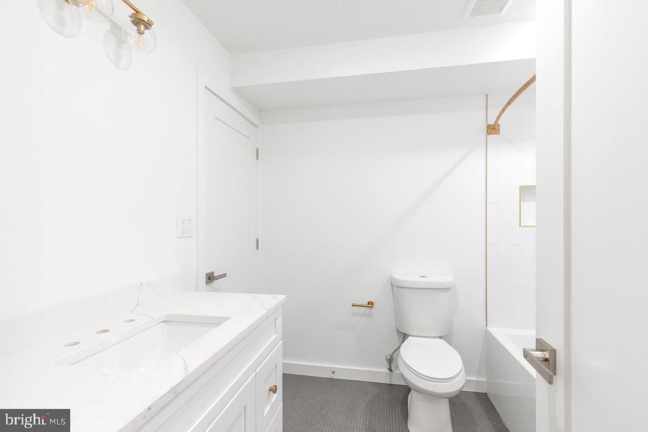 FAIRMOUNT - Residential