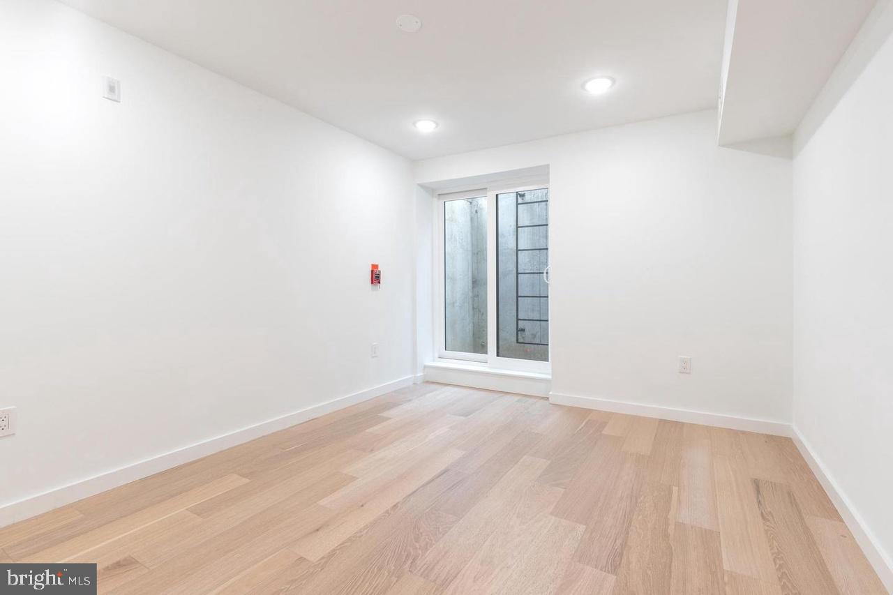FAIRMOUNT - Residential