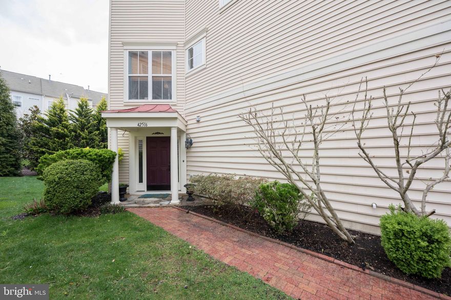 Beautiful townhome with open concept.  Kitchen has Granite counter tops. Fireplace in family room.  Hardwood floors on main floor and carpet upstairs.  Master suite has large walk in closet.  HOA includes FIOS, Pools, Parks, walking trails, trash and recycling.
