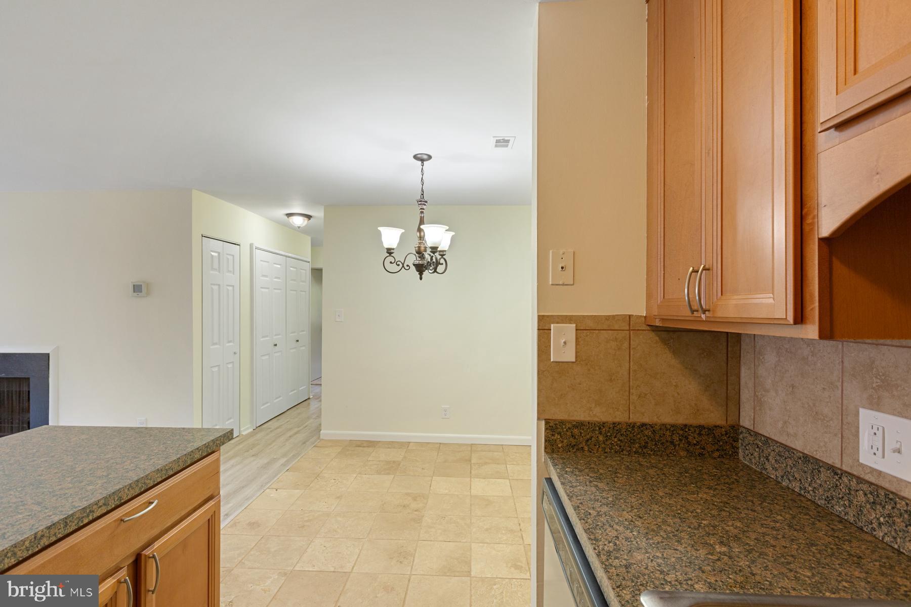 FARMINGDALE - Residential