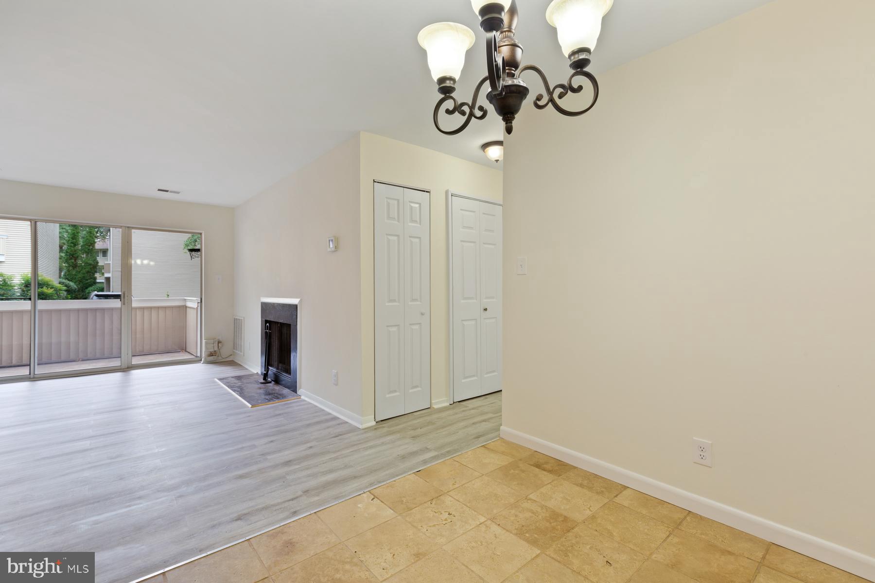 FARMINGDALE - Residential