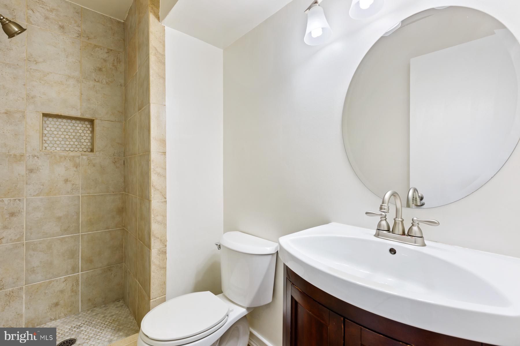 FARMINGDALE - Residential