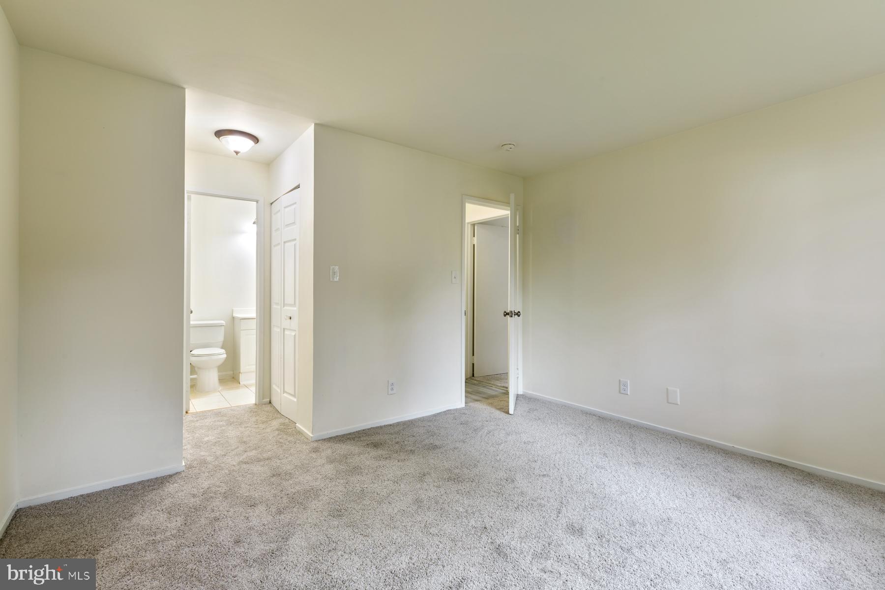 FARMINGDALE - Residential