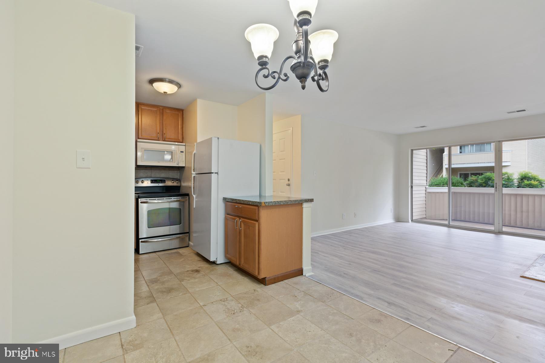 FARMINGDALE - Residential