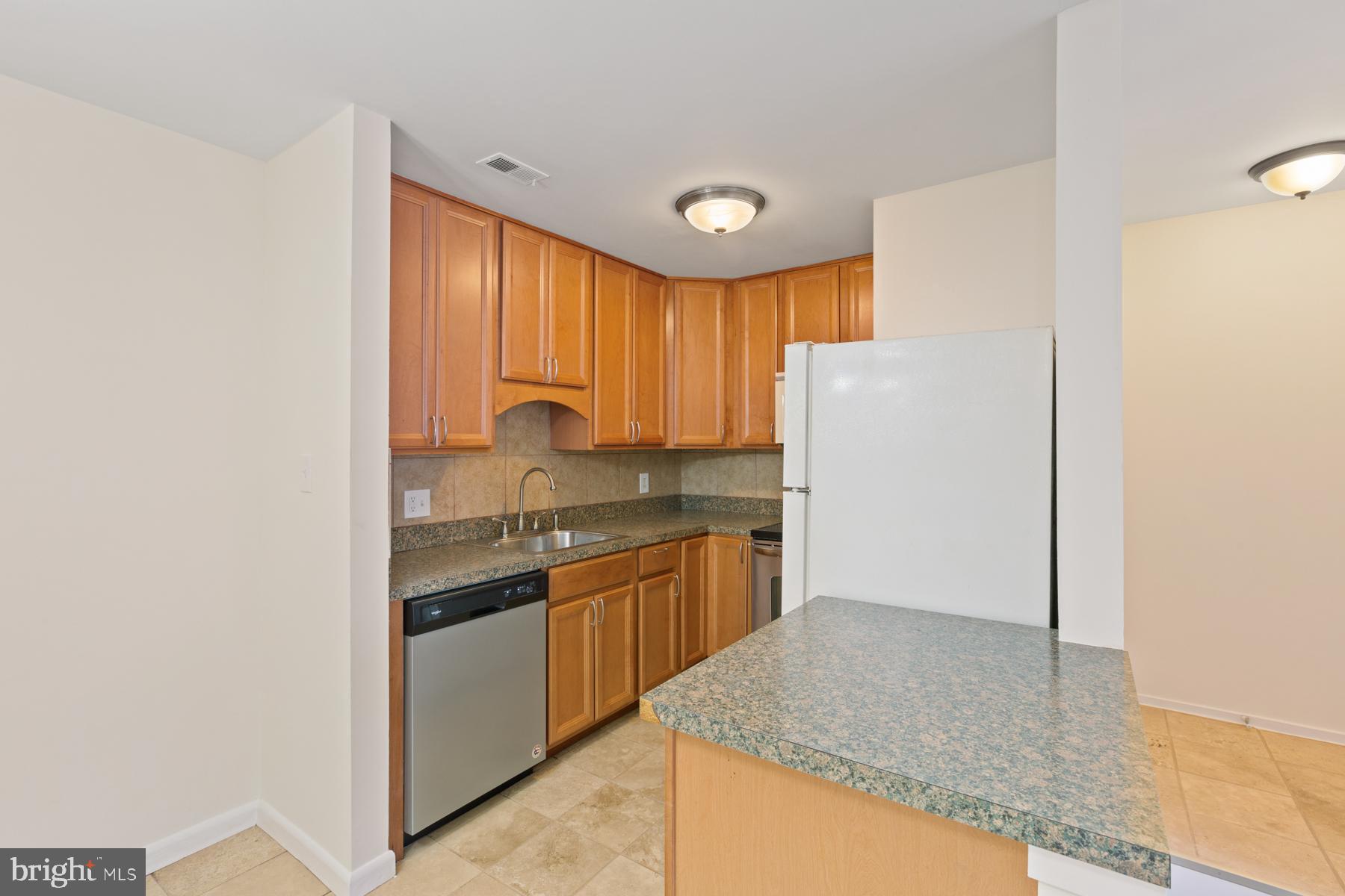 FARMINGDALE - Residential