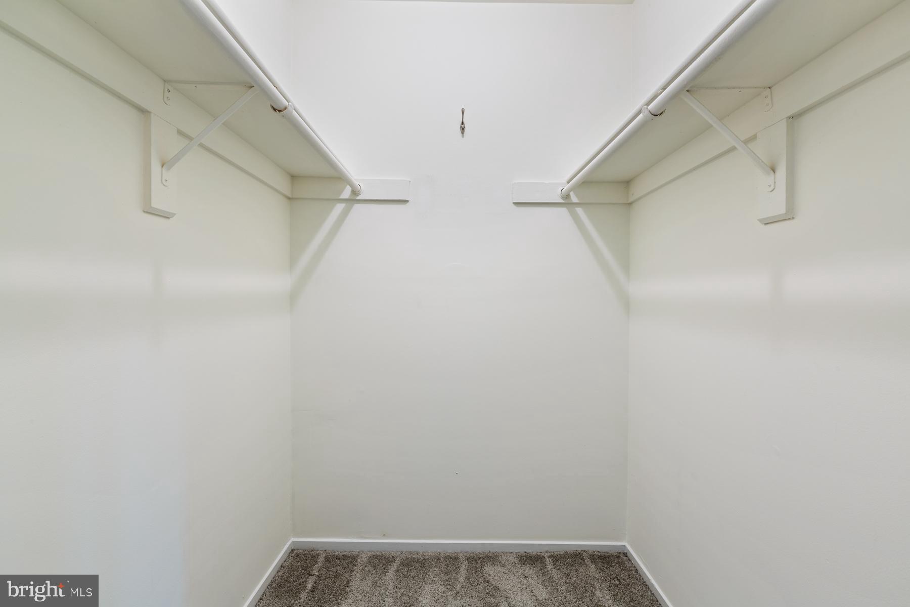 FARMINGDALE - Residential