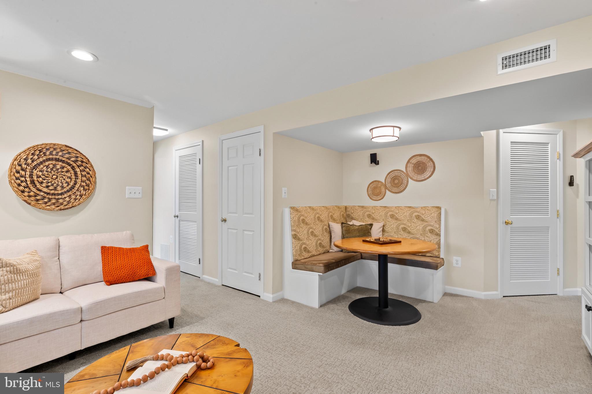 ELLICOTT HILLS - Residential