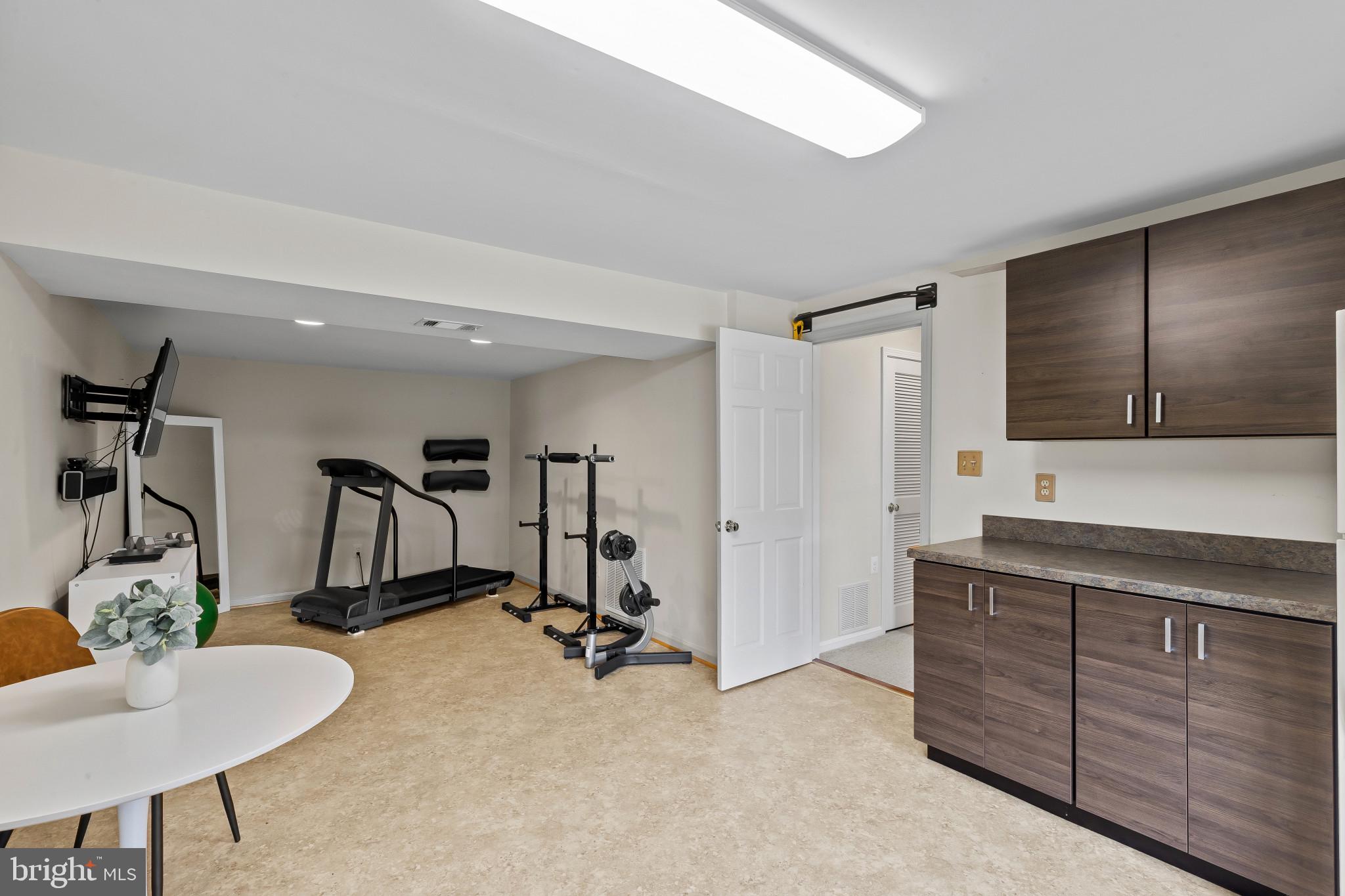 ELLICOTT HILLS - Residential