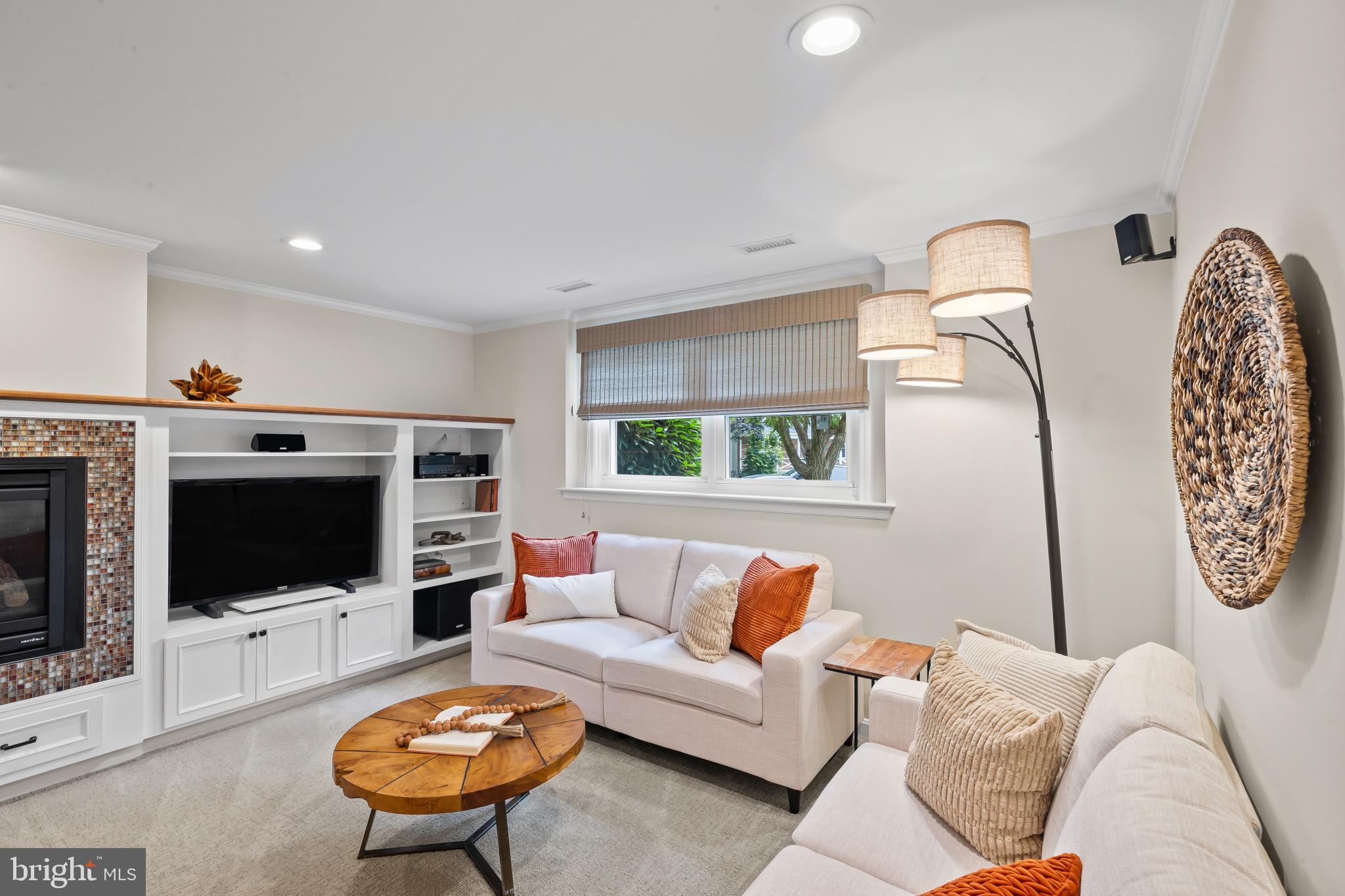 ELLICOTT HILLS - Residential