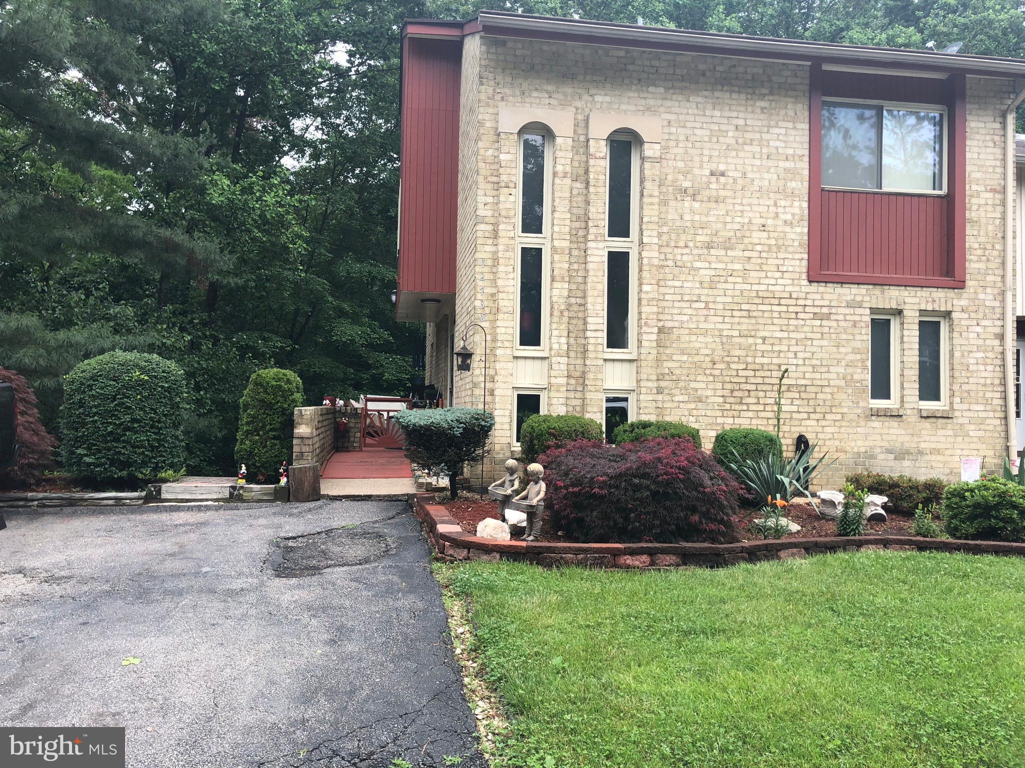 ROLLING BROOK - Residential