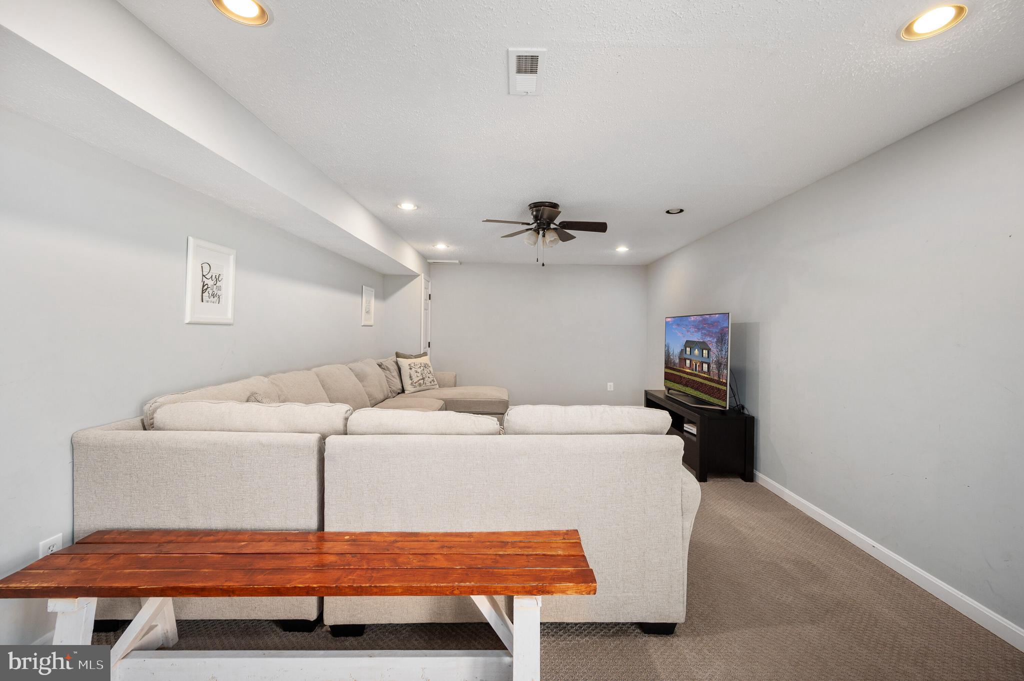 CAVALRY RIDGE - Residential