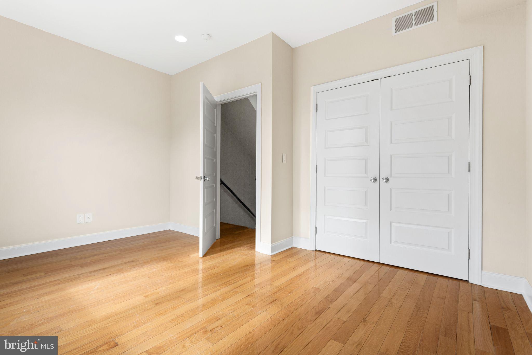 POINT BREEZE - Residential