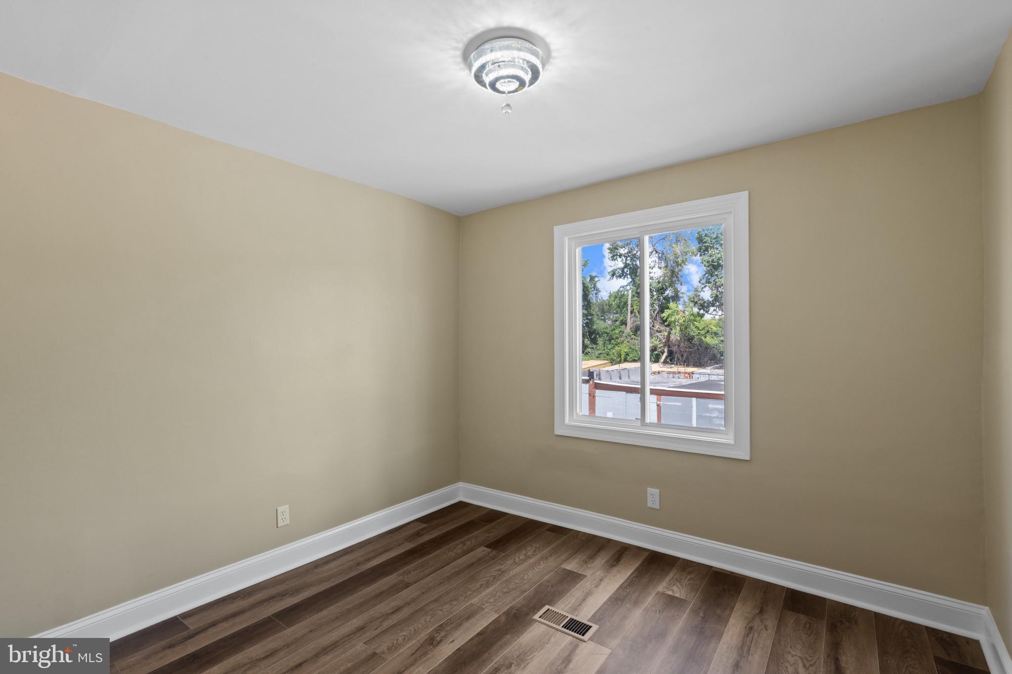 MADISON EASTEND - Residential