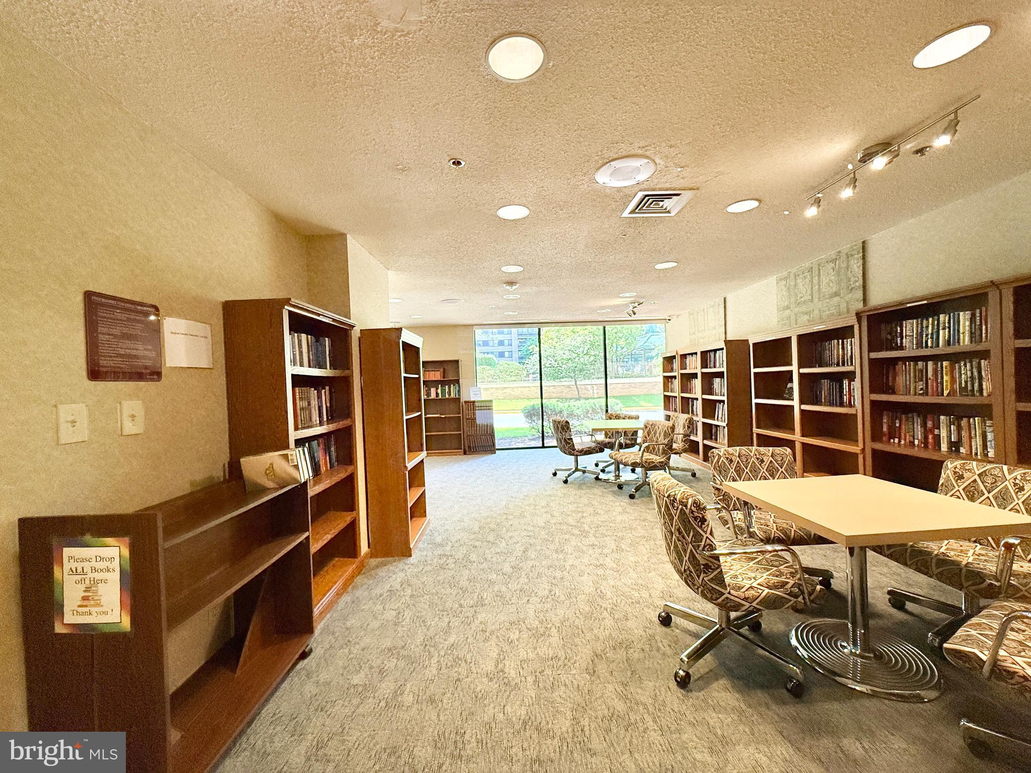 SKYLINE SQUARE CONDO - Residential