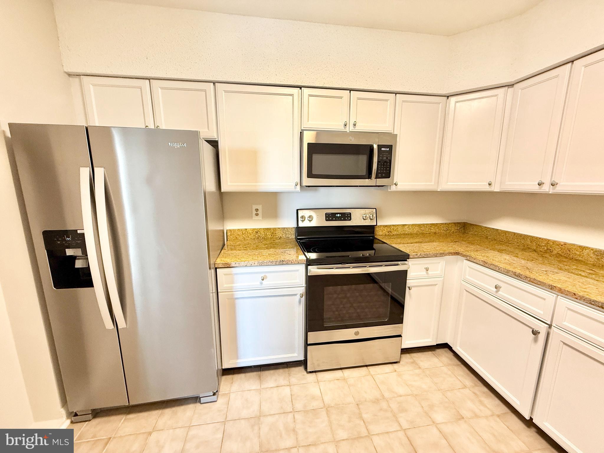 SKYLINE SQUARE CONDO - Residential