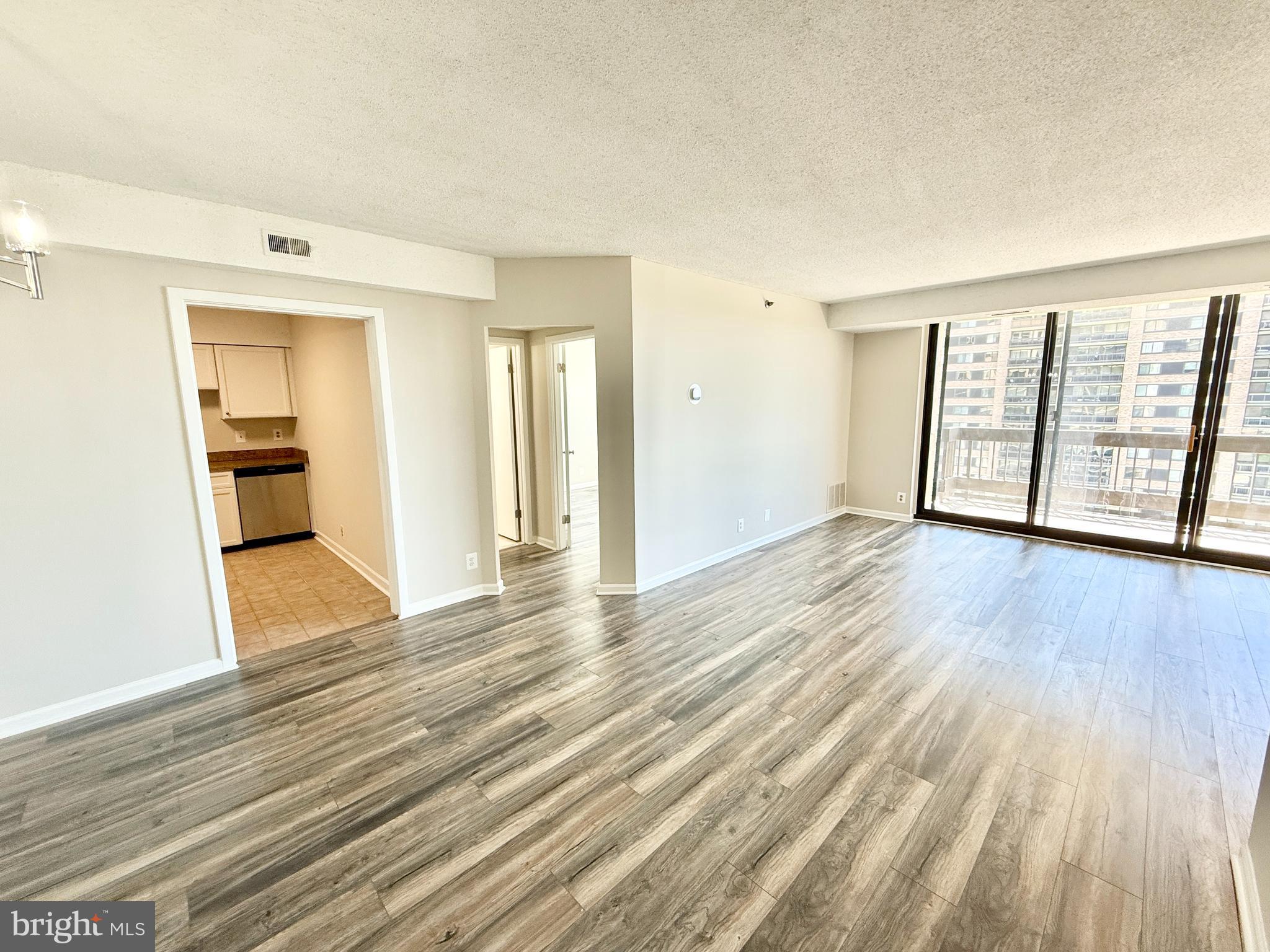 SKYLINE SQUARE CONDO - Residential