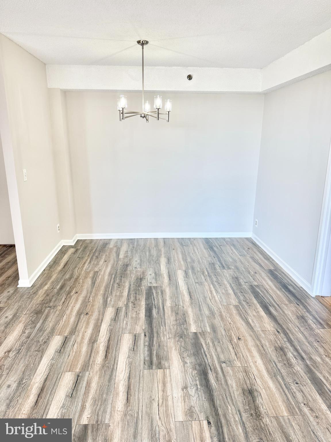 SKYLINE SQUARE CONDO - Residential