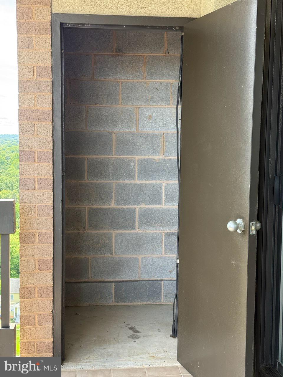 SKYLINE SQUARE CONDO - Residential