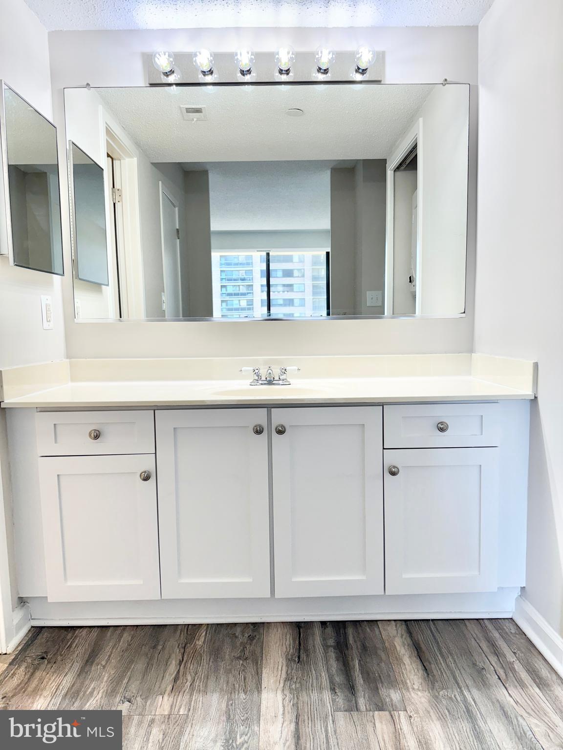 SKYLINE SQUARE CONDO - Residential