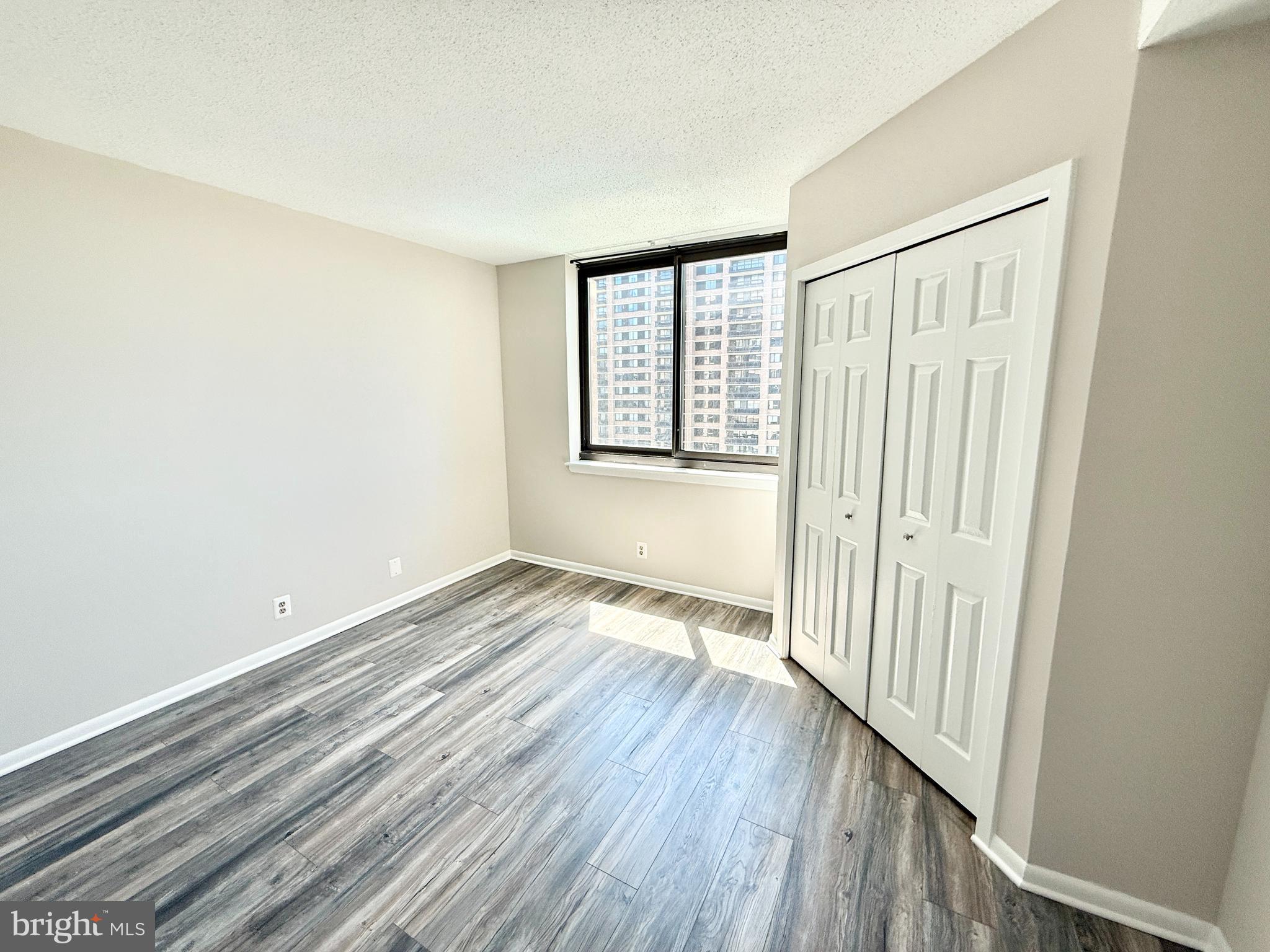 SKYLINE SQUARE CONDO - Residential