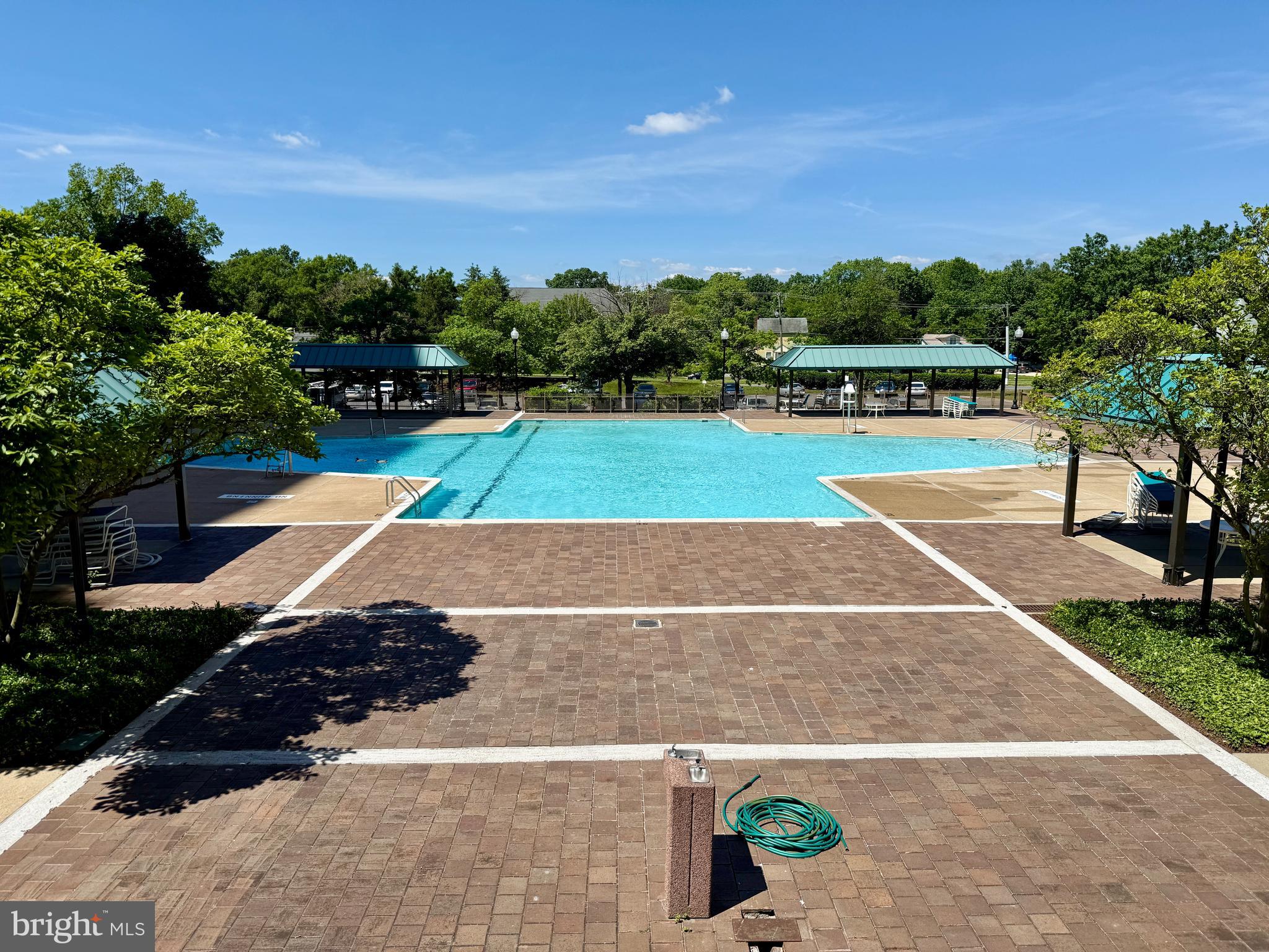 SKYLINE SQUARE CONDO - Residential