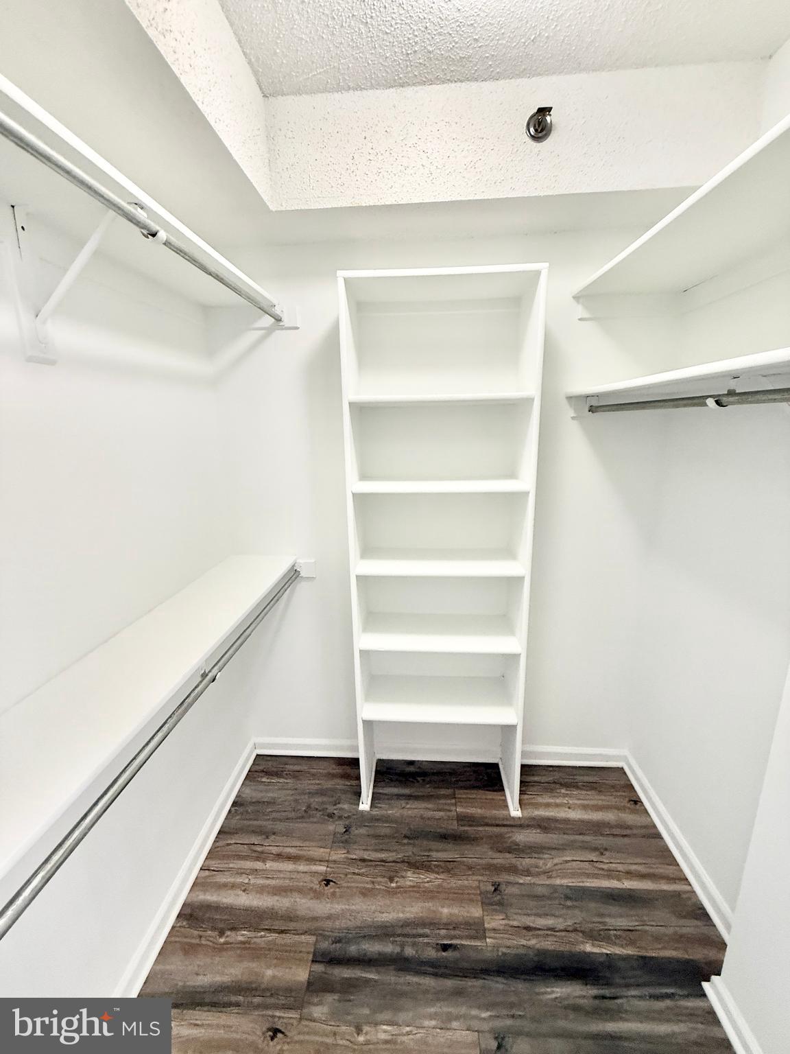 SKYLINE SQUARE CONDO - Residential