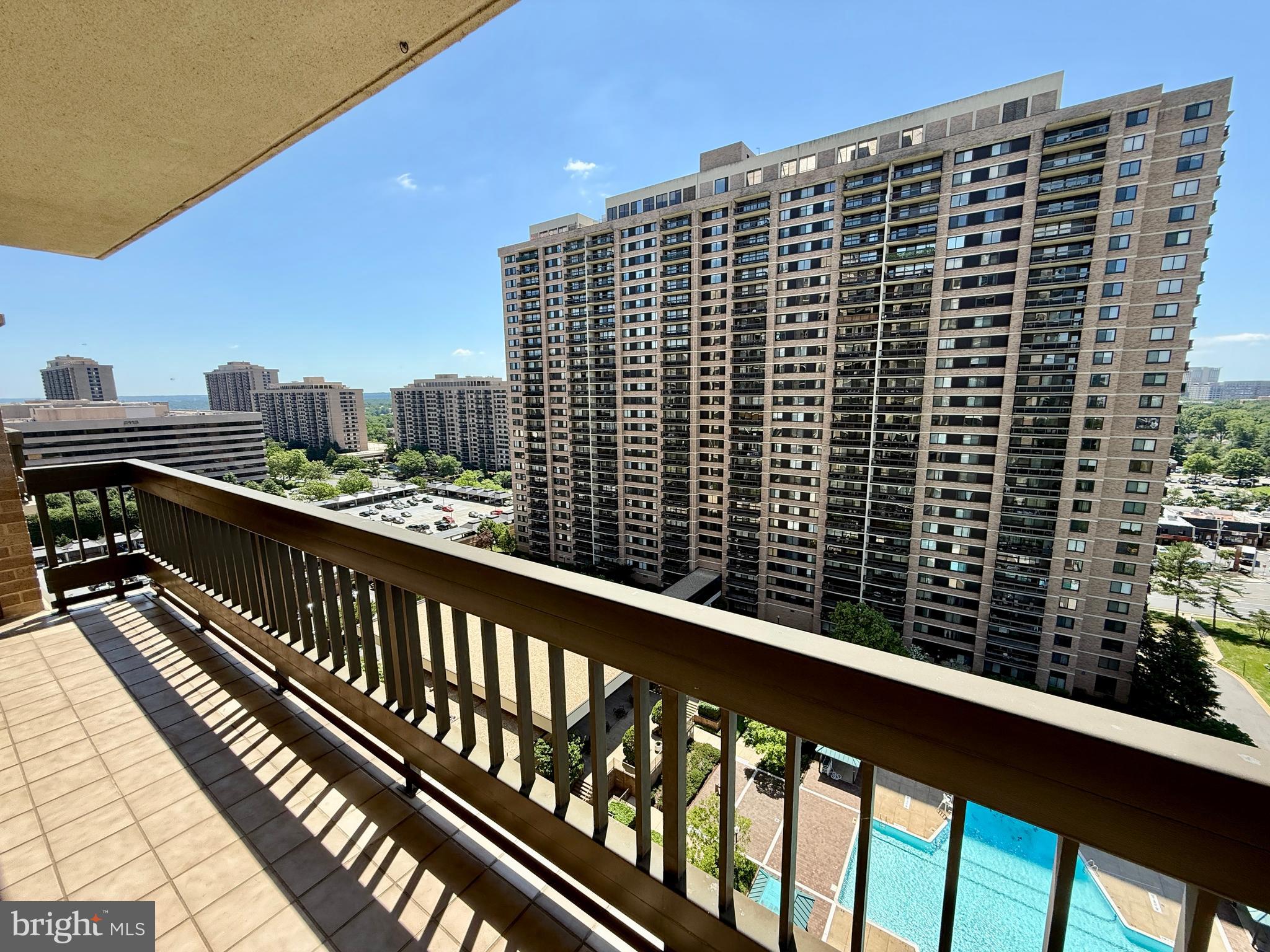 SKYLINE SQUARE CONDO - Residential