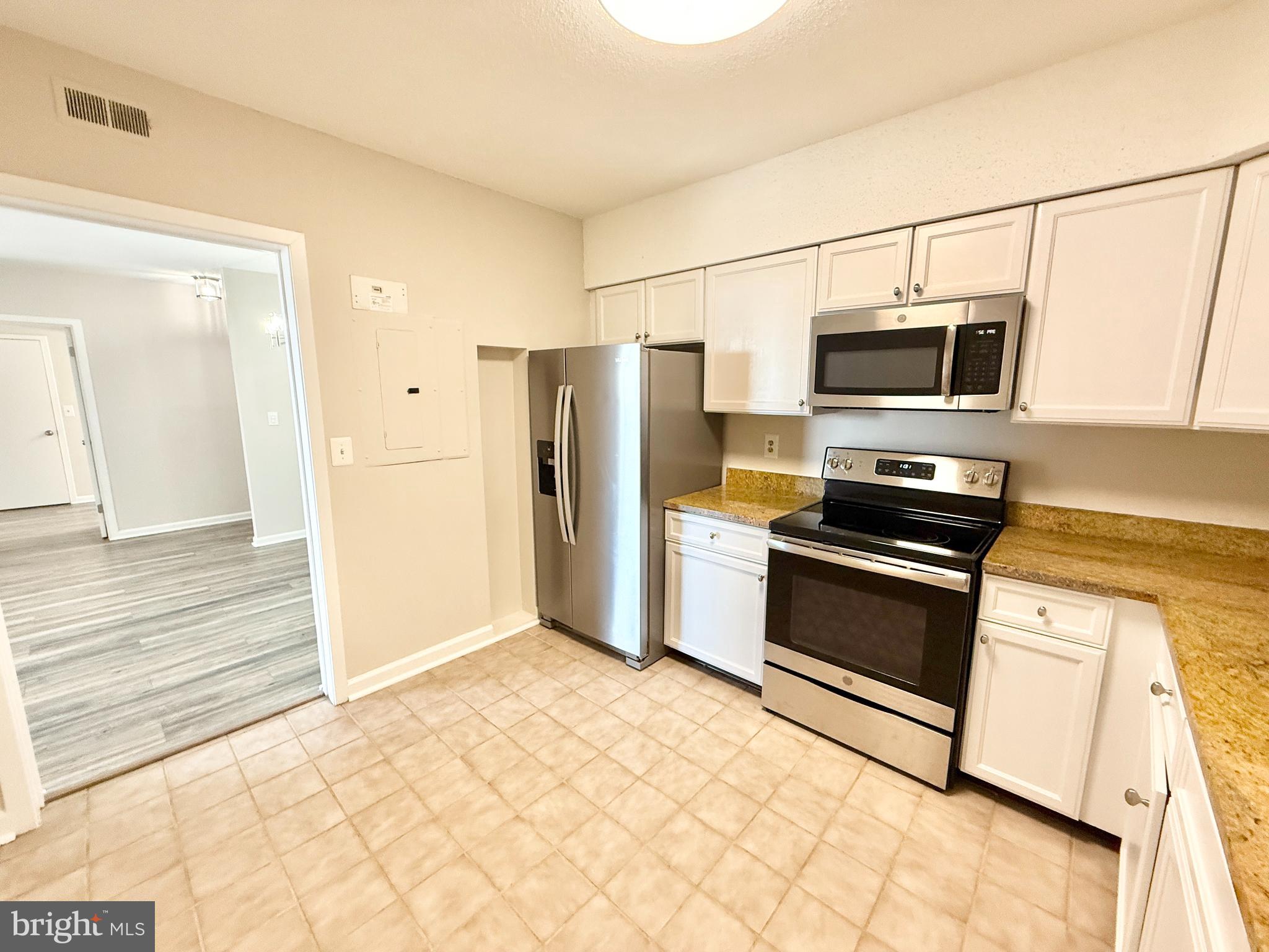 SKYLINE SQUARE CONDO - Residential