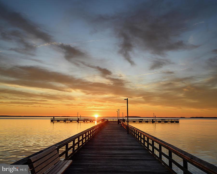 ROMANCOKE ON THE BAY - Residential
