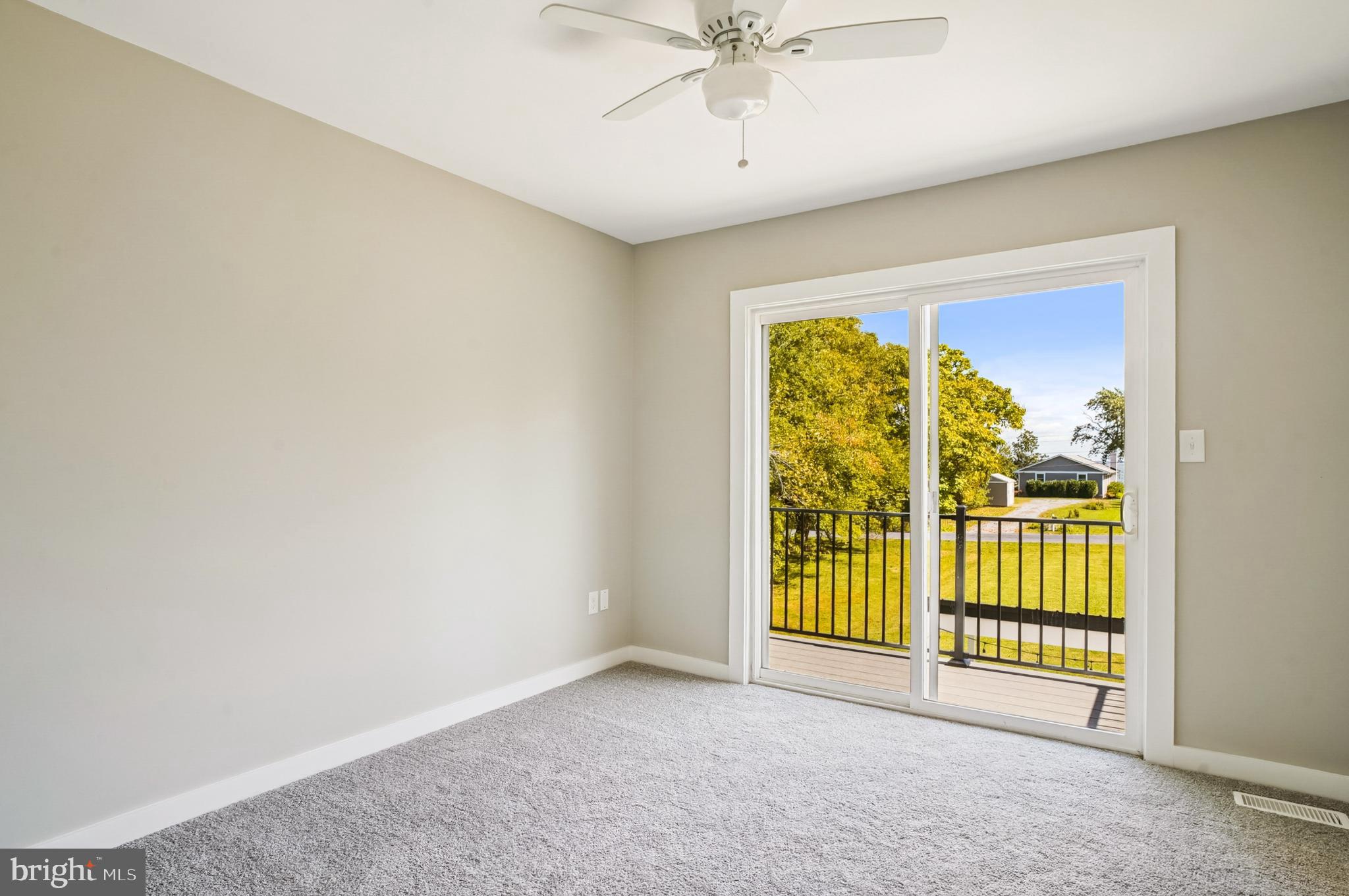 ROMANCOKE ON THE BAY - Residential