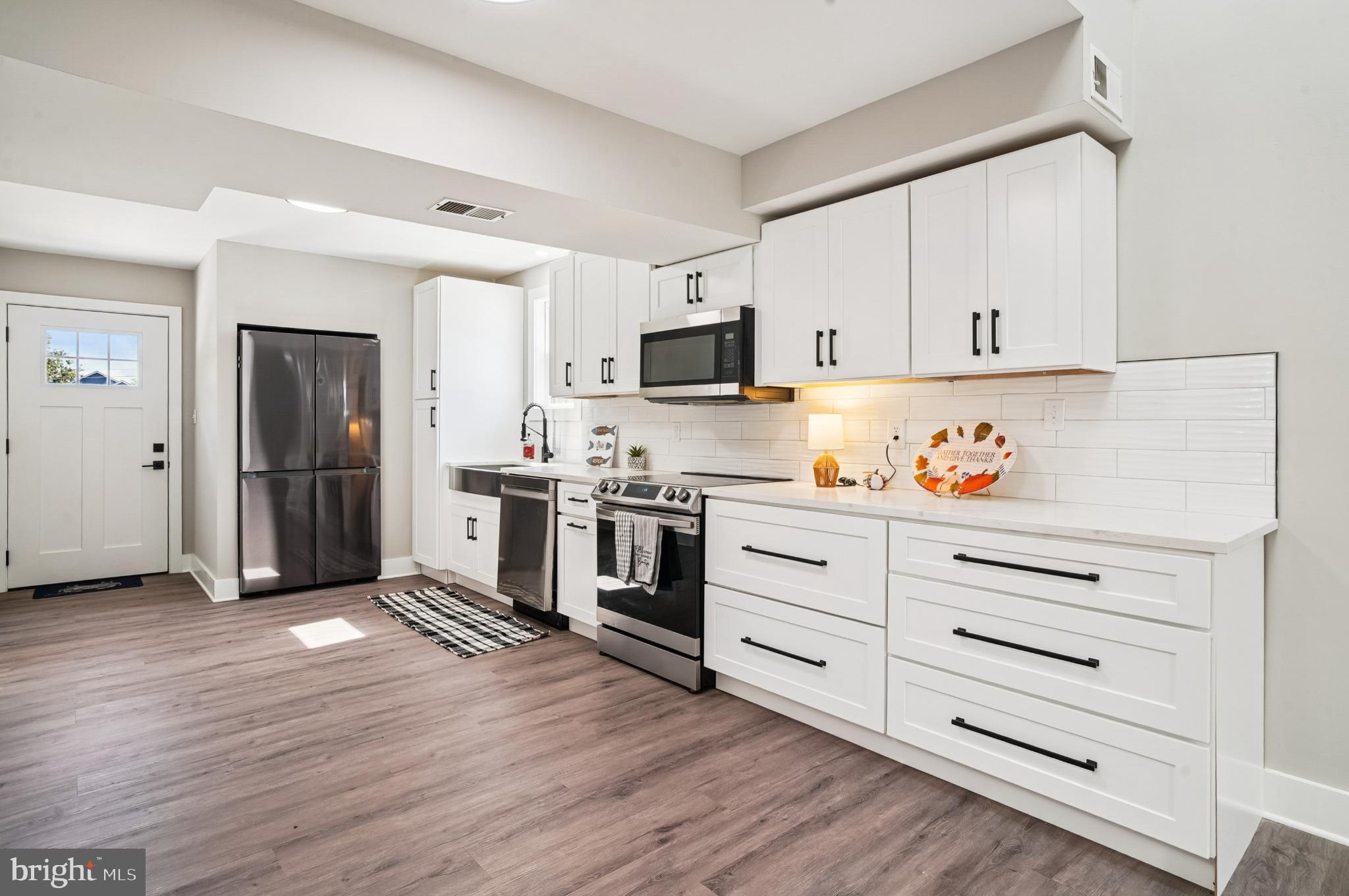 ROMANCOKE ON THE BAY - Residential