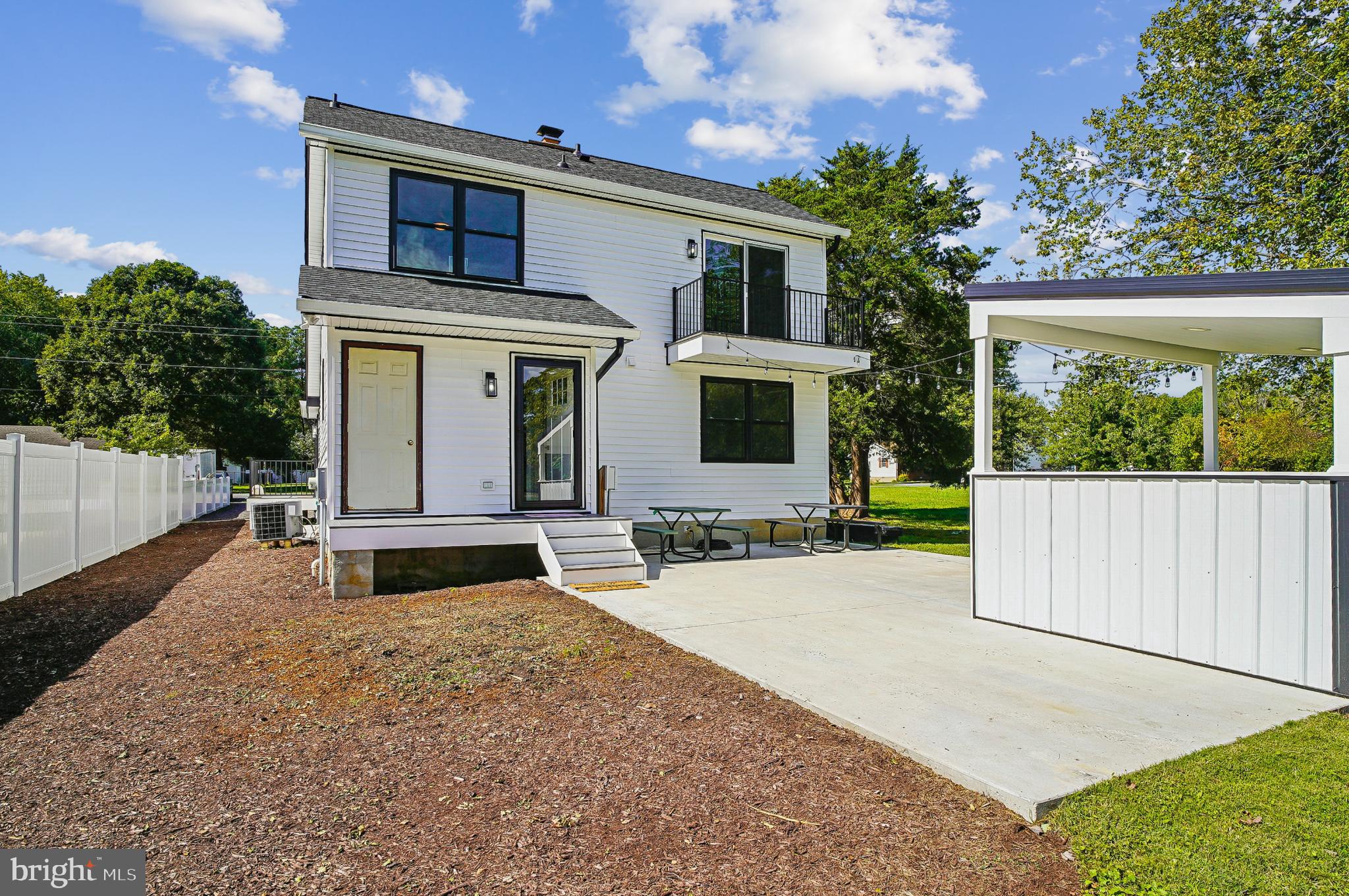 ROMANCOKE ON THE BAY - Residential