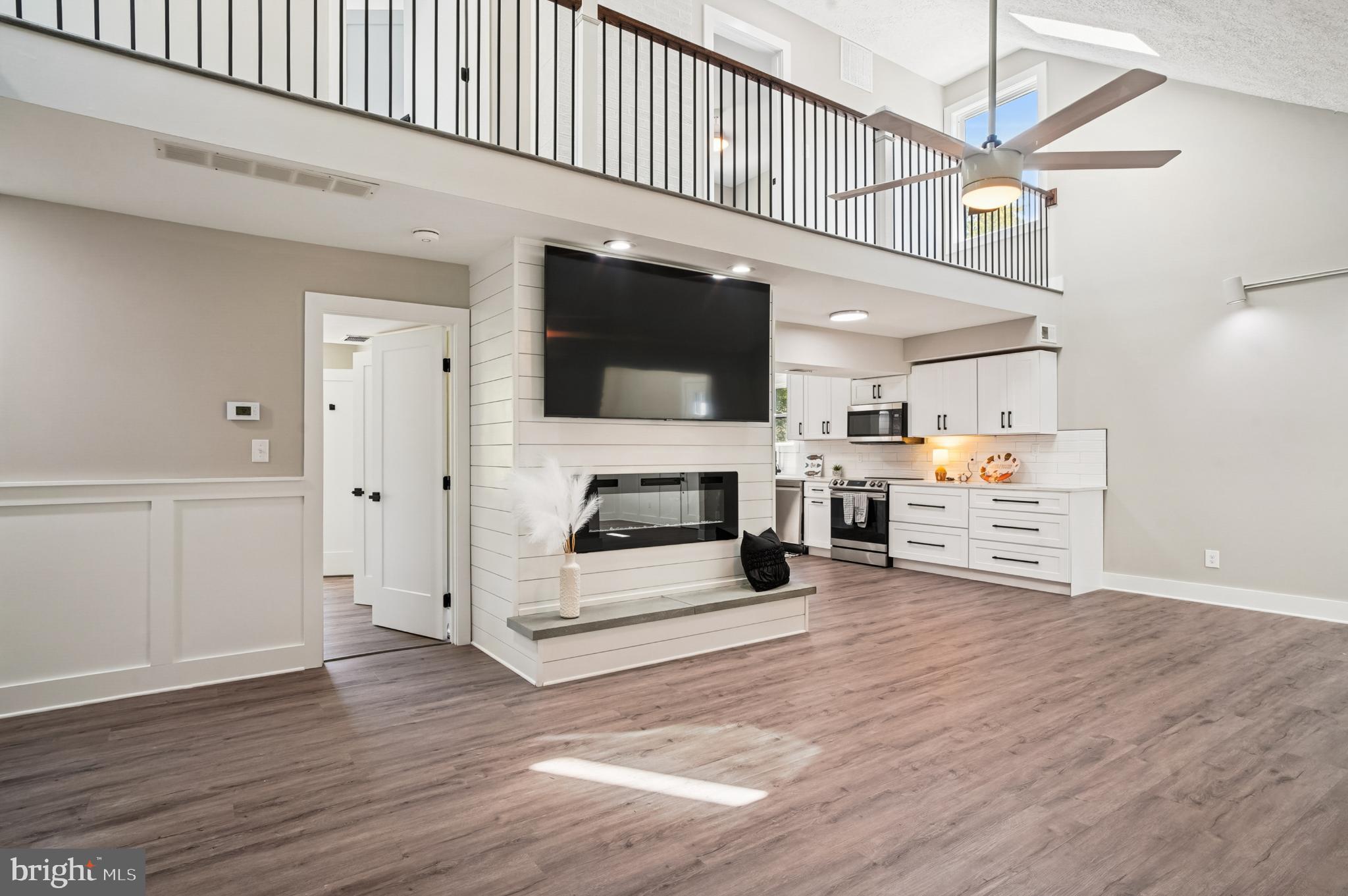 ROMANCOKE ON THE BAY - Residential