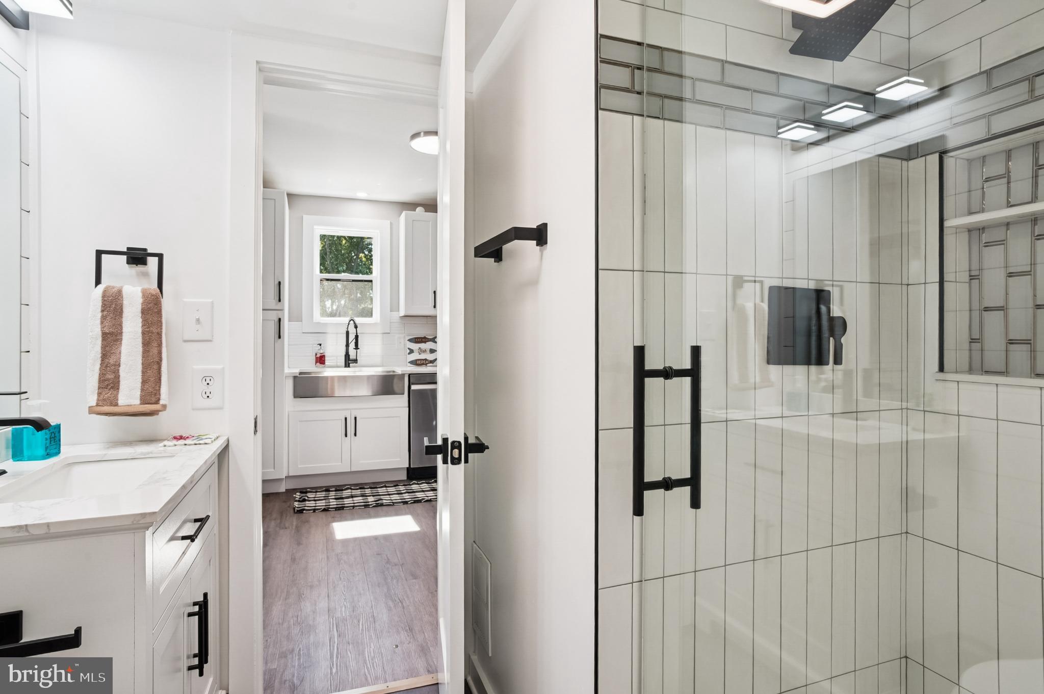 ROMANCOKE ON THE BAY - Residential