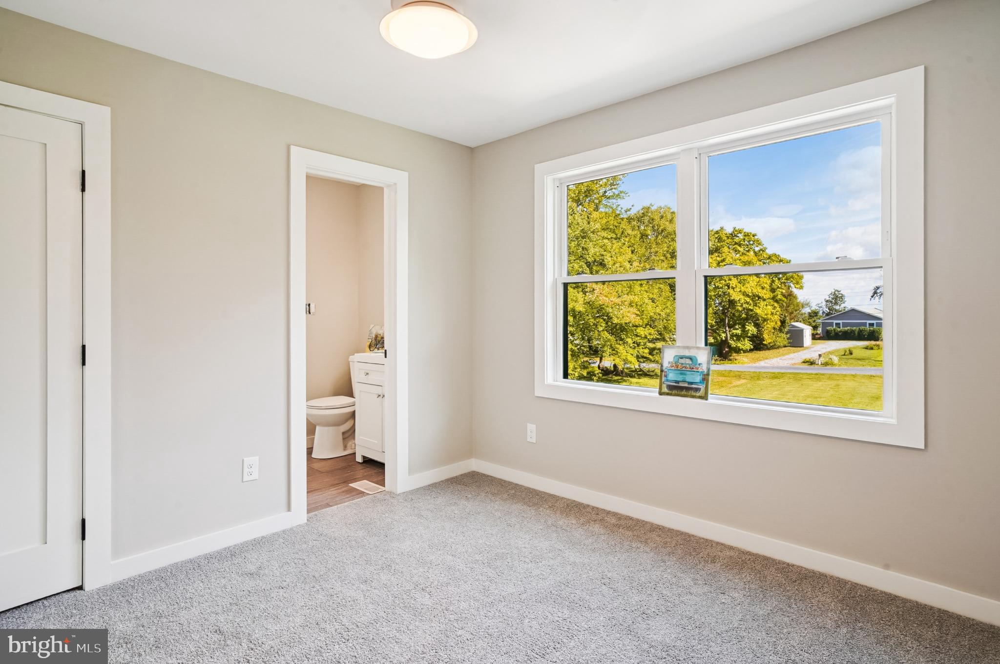 ROMANCOKE ON THE BAY - Residential